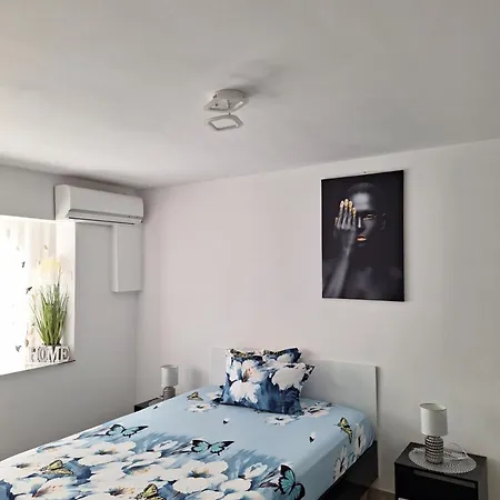 Apartment Iris